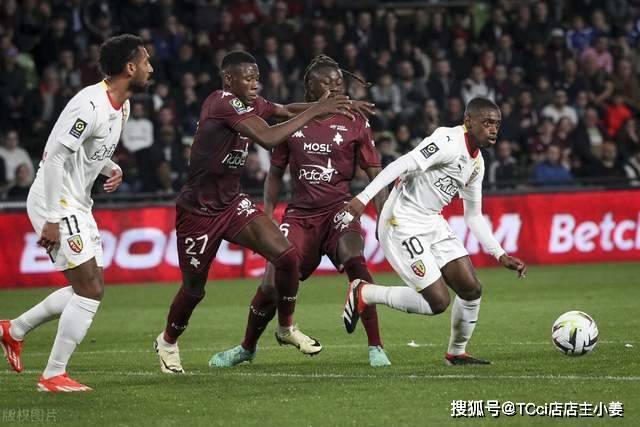 周琦21+17胡金秋伤退 广东再胜广厦总比分2-0