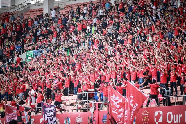 水花合砍58分戴维斯20分 勇士大胜火箭获6连胜